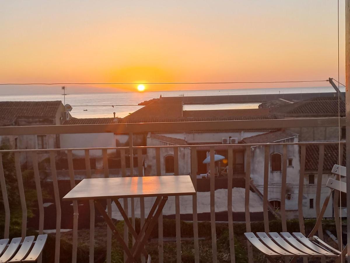Alba Marina E Tramonti Etnei Apartment Riposto ภายนอก รูปภาพ