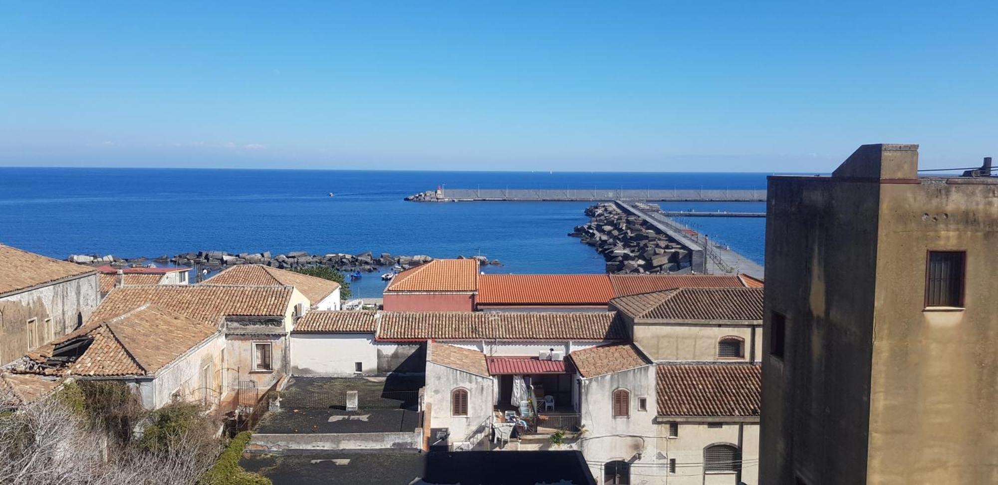 Alba Marina E Tramonti Etnei Apartment Riposto ภายนอก รูปภาพ